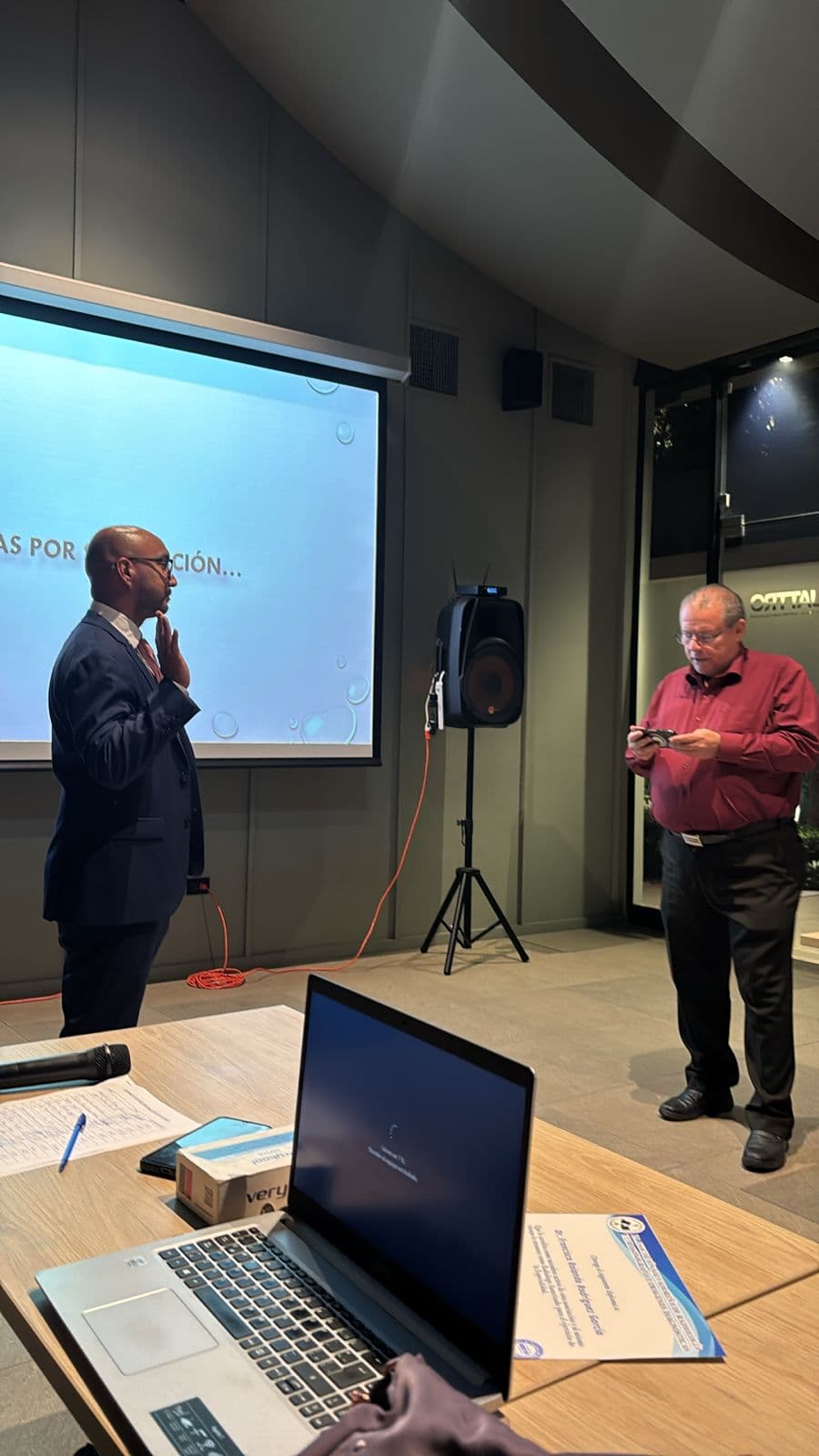 Presentación académica en ASRUID